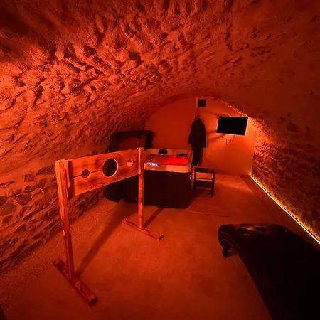 Alcove Secrete Medievale Avec